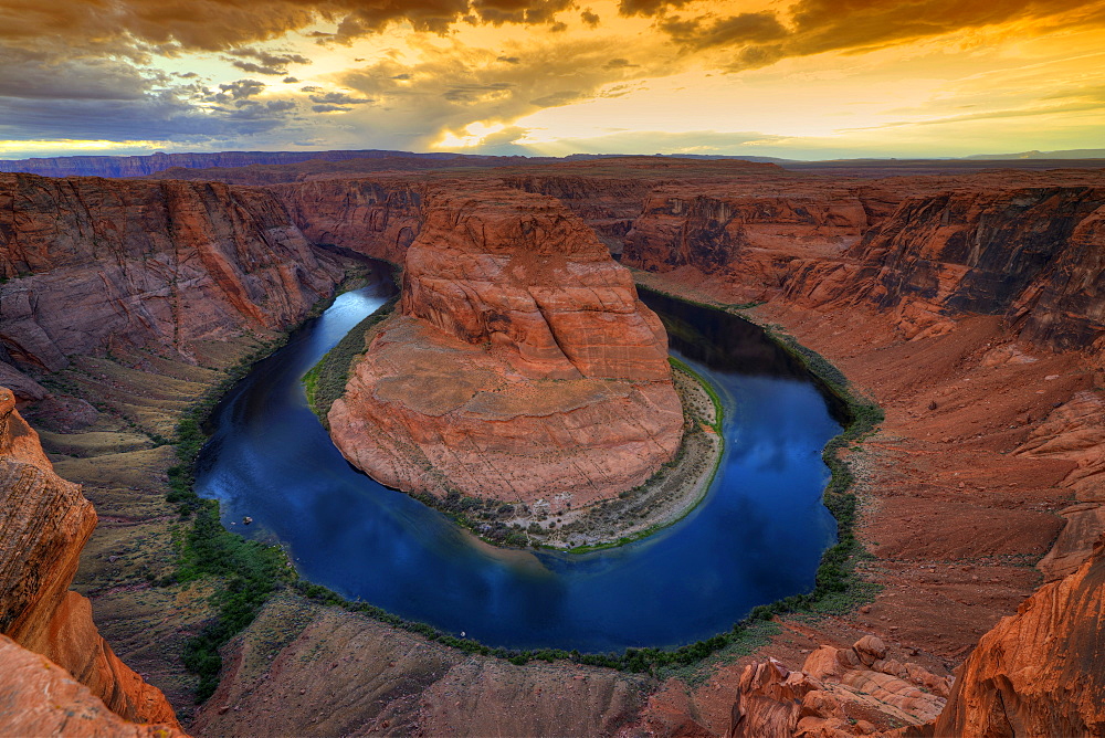 Horseshoe Bend or King Bend, a meander bend of the Colorado River, Page, Glen Canyon National Recreation Area, Arizona, Southwest, United States of America, USA