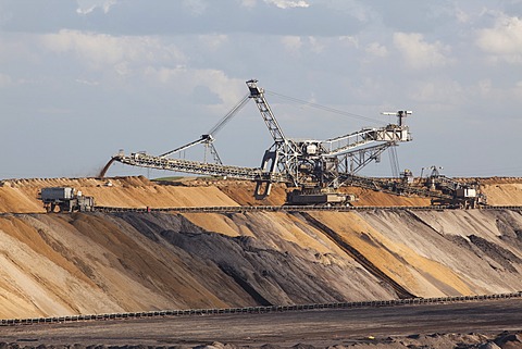 Open-cast lignite mining, spreader, JÃ¼chen lookout point, Garzweiler open-cast mine, JÃ¼chen, North Rhine-Westphalia, Germany, Europe