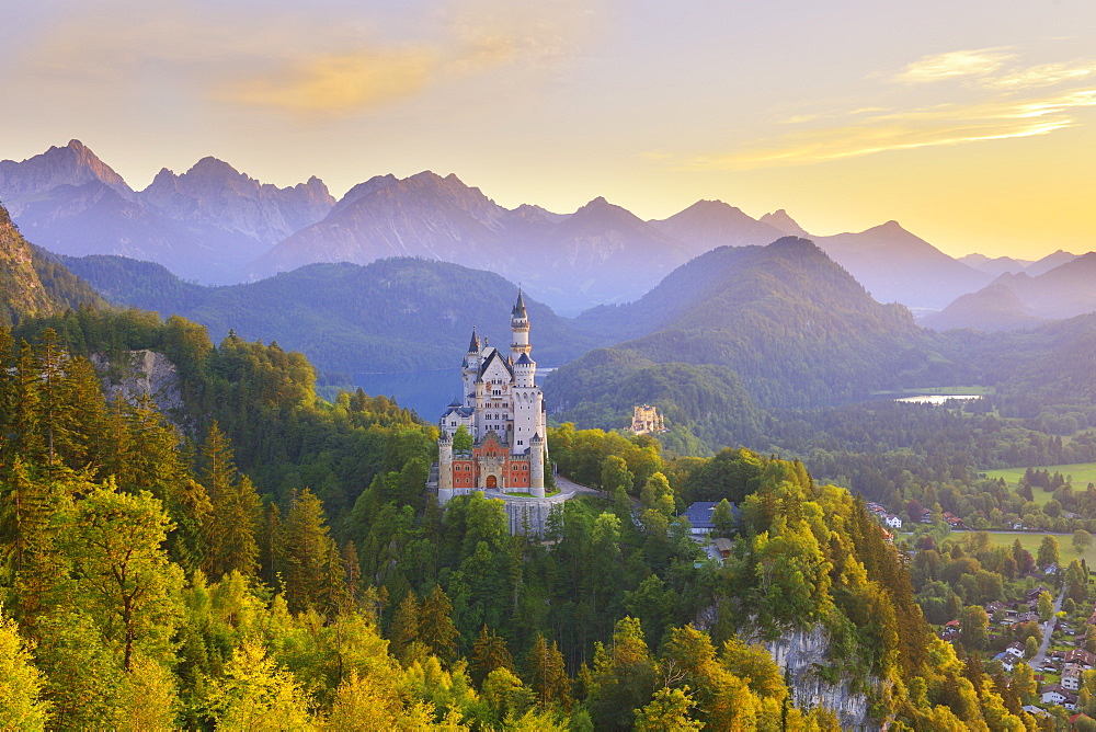 Schloss Neuschwanstein castle, AllgÃƒÂ¤u, Schwangau, OstallgÃƒÂ¤u, AllgÃƒÂ¤u, Schwabia, Bavaria, Germany, Europe