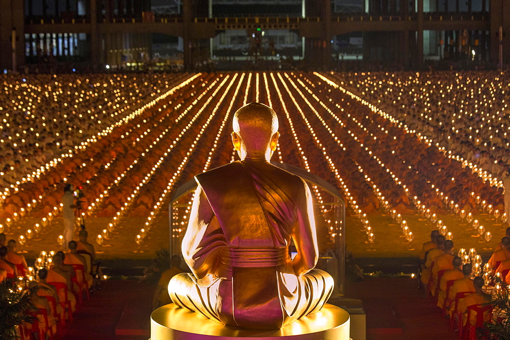 Wat Phra Dhammakaya temple, Golden statue of Phra Mongkol Thepmuni, Phramongkolthepmuni, Khlong Luang District, Pathum Thani, Bangkok, Thailand, Asia