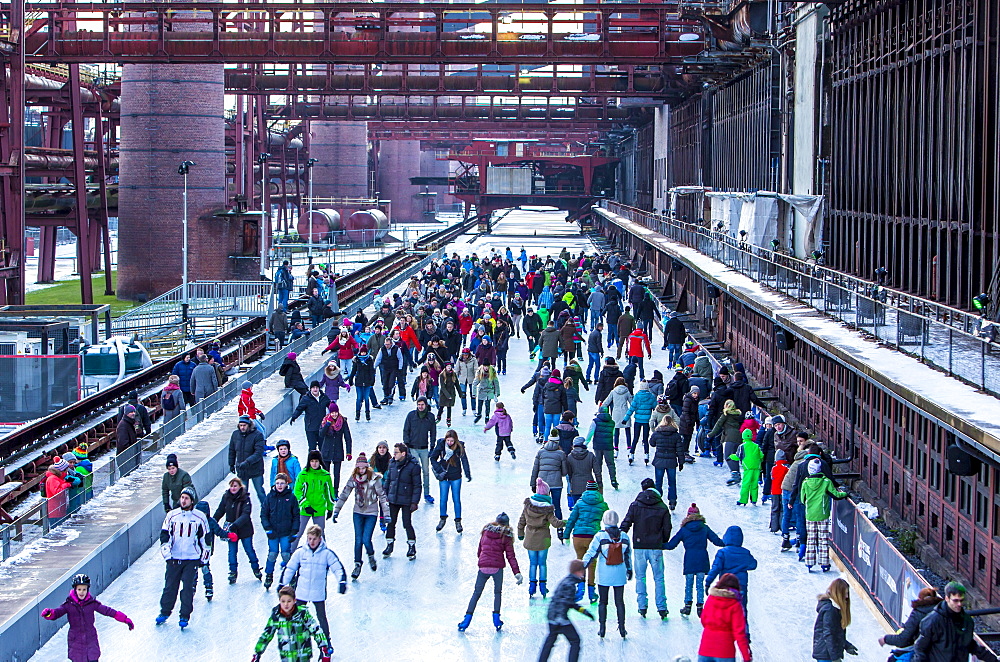 UNESCO World Heritage Site Zeche Zollverein, Kokerei Zollverein coking plant, skating rink, Essen, North Rhine-Westphalia, Germany, Europe