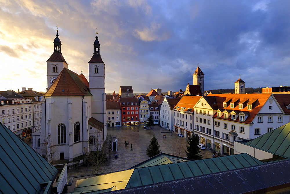 City view with Neupfarrkirche, Neupfarrplatz, Regensburg, Upper Palatinate, Bavaria, Germany, Europe