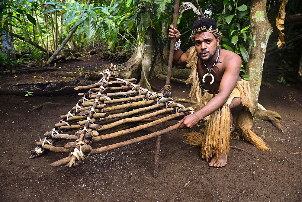 Native with built chicken trap, Ekasup Cultural Village, Island of Efate, Vanuatu, South Sea, Oceania