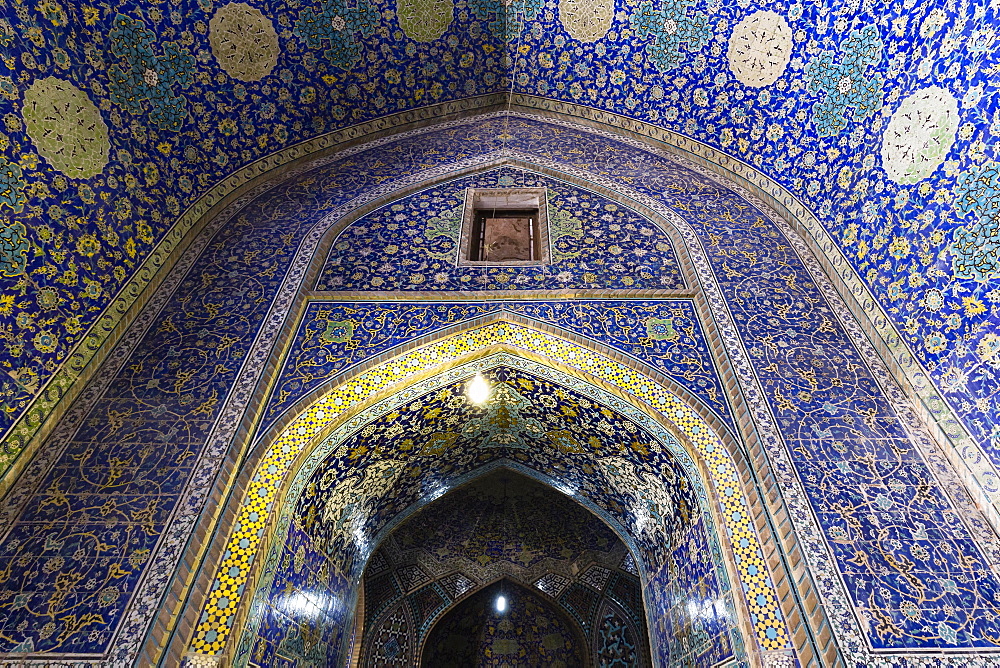 Inside Masjed-e Shah or Shah Mosque, Naqsh-e Jahan or Imam Square, Esfahan, Iran, Asia