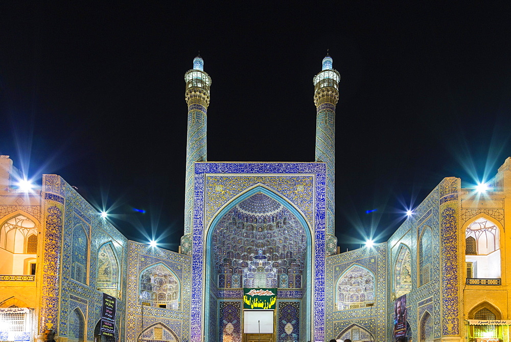 Masjed-e Shah or Shah Mosque at night, Naqsh-e Jahan or Imam Square, Esfahan, Iran, Asia