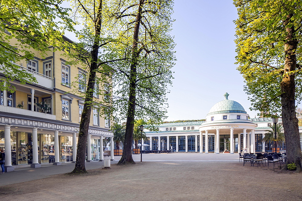 Hall and fountain temple in the spa district, Bad Pyrmont, Lower Saxony, Germany, Europe