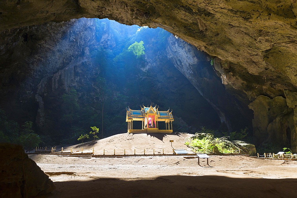 Kuha Karuhas Pavillon, Phraya Nakhon cave, Khao Sam Roi Yot National Park, Prachuap Khiri Khan province, Thailand, Asia