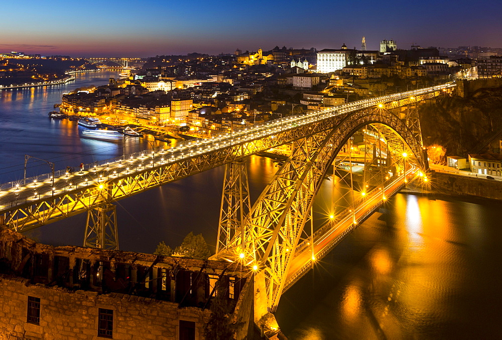 Bridge, arch bridge Ponte Dom Luis I over the Douro, Night Scene, Porto, Portugal, Europe