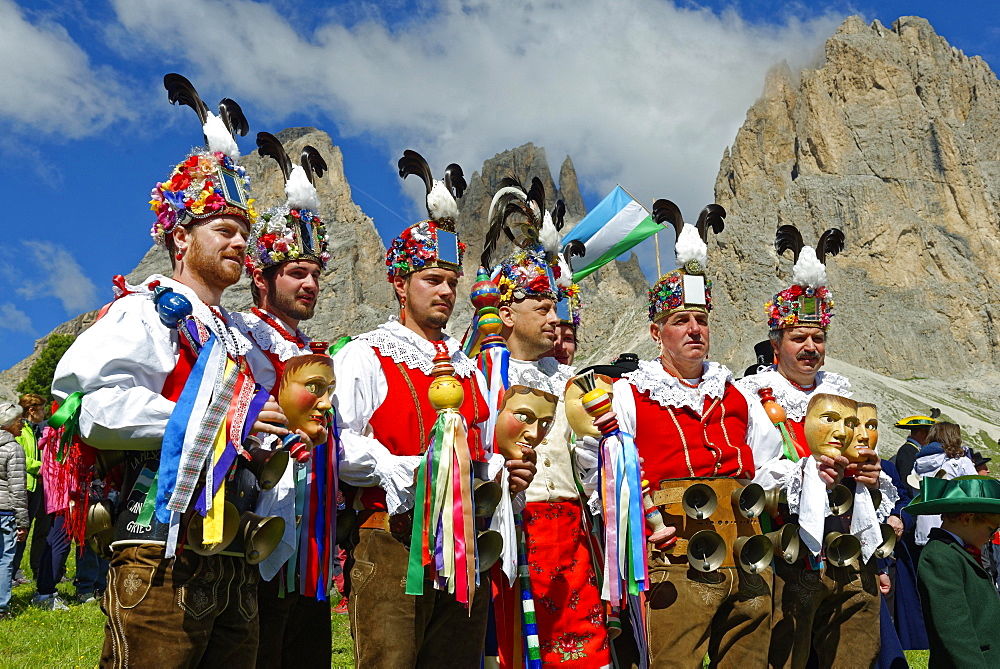 Grop de La Mescres, Ciannacei, Canazei, carnival costume, local costume group, Fest zur ladinischen Einheit 1946, Sella, Dolomites, South Tyrol, Italy, Europe