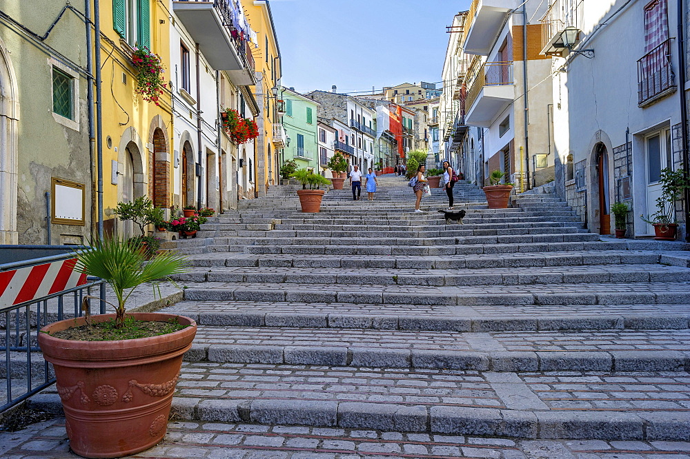 Treppenaufstieg, Scalinata di San Nicola, Altstadt, Trivento, Molise, Italien