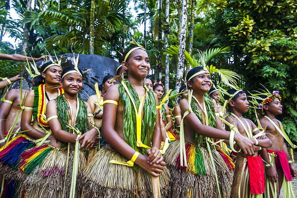 Traditionally dressed islanders, Yap Island, Caroline Islands, Micronesia, Oceania