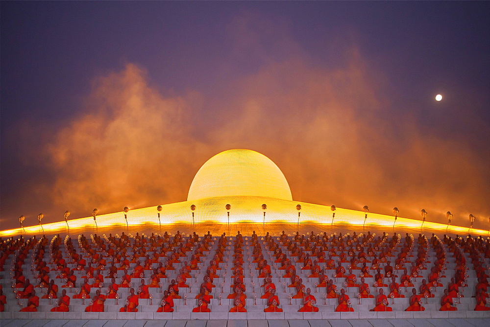 Wat Phra Dhammakaya temple on Makha Bucha Day or Magha Puja Day, Theravada Buddhists, monks sitting around the Chedi Mahadhammakaya Cetiya, Khlong Luang District, Pathum Thani, Bangkok, Thailand, Asia *** IMPORTANT: Image may not be used in a negative context with the Dhammakaya temple ***