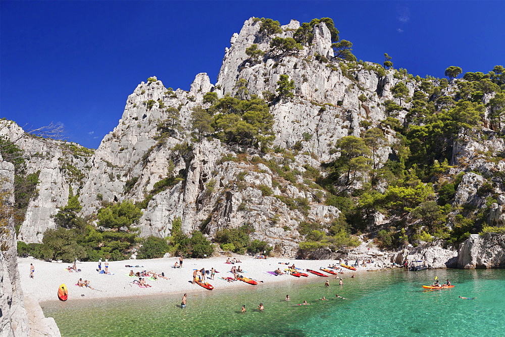 Bathers, Les Calanques d'en Vau, Calanques National Park or Parc National des Calanques, Cassis, Provence, Provence-Alpes-Cote d'Azur, Southern France, France, Europe