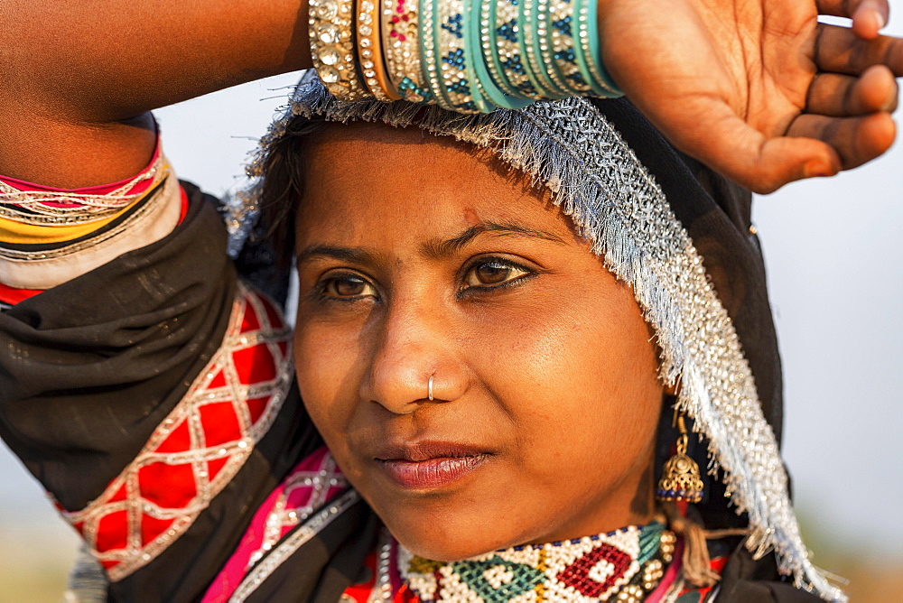 Young Indian woman, portrait, Pushkar, Rajasthan, India, Asia