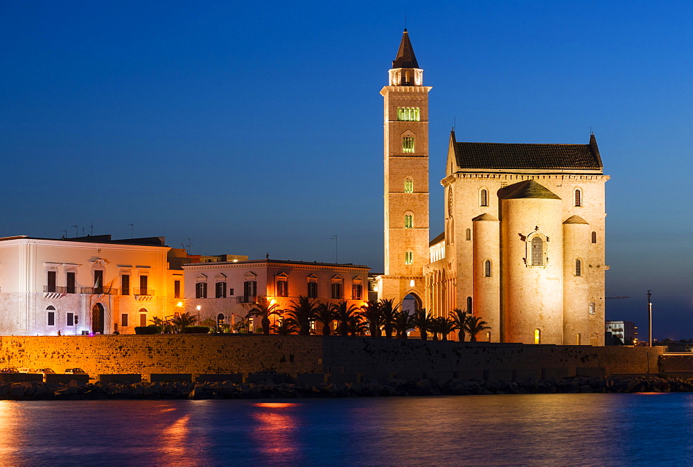 Blue Hour, Gothic Norman Trani Cathedral, 11th century, Trani, Bari, Apulia Province, Italy, Europe