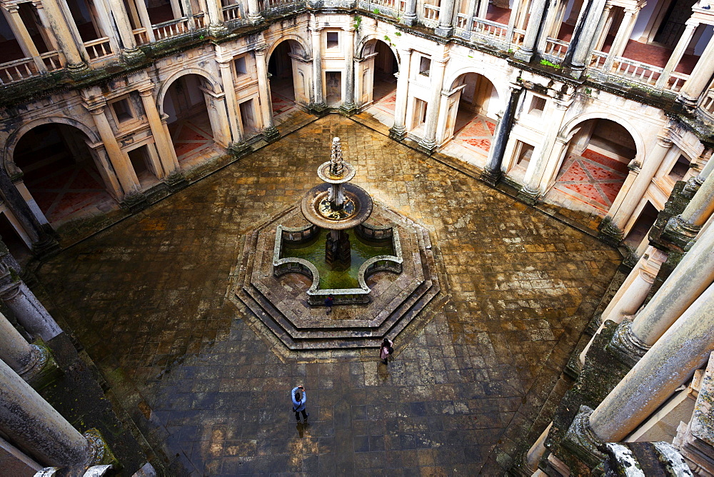 Great cloister, by Diogo do Torralva, fortified monastery Convento de Cristo of the Knights Templar, Tomar, Centro Region, Portugal, Europe