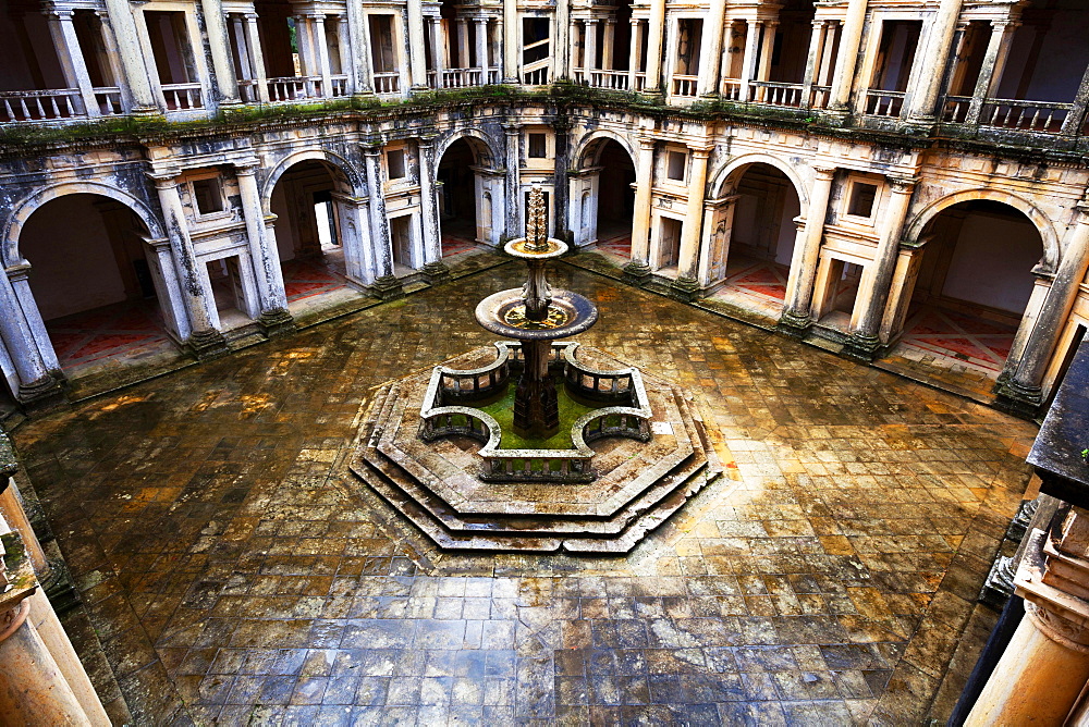 Great cloister, by Diogo do Torralva, fortified monastery Convento de Cristo of the Knights Templar, Tomar, Centro Region, Portugal, Europe