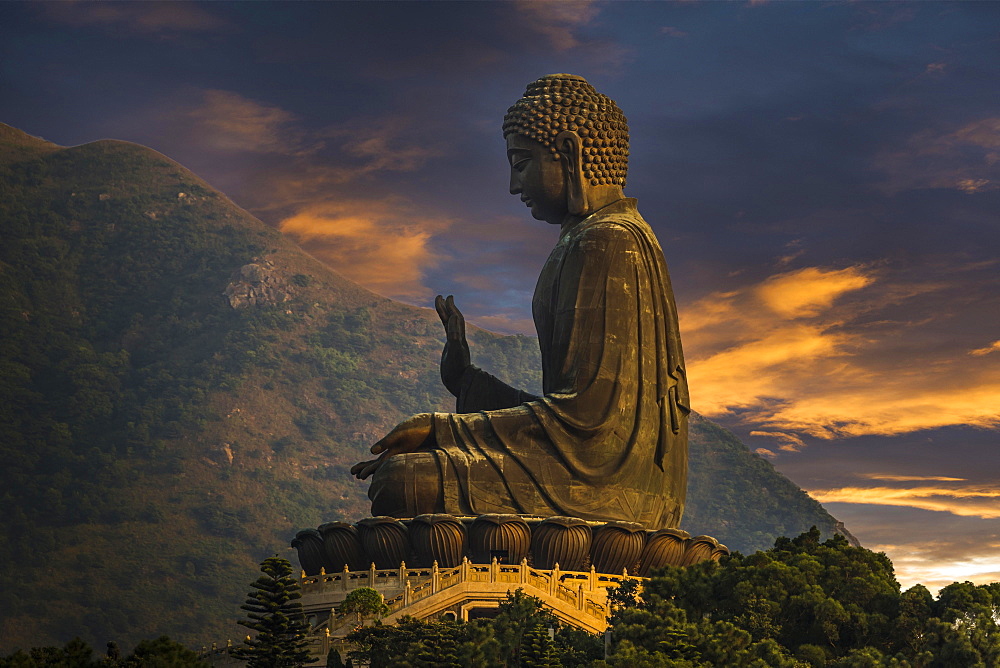 Tian Tan Buddha statue, Lantau Island, Hong Kong, China, Asia