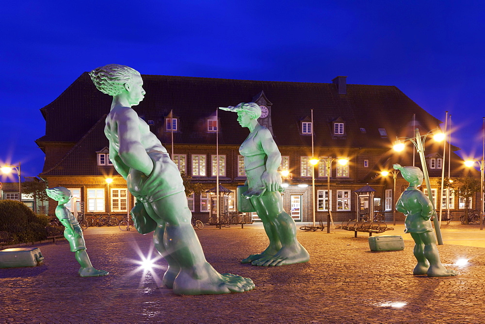 ""Travelling Giants in the Wind"", sculptures at Westerland Railway Station, Sylt, North Frisia, Schleswig-Holstein station, Germany, Europe