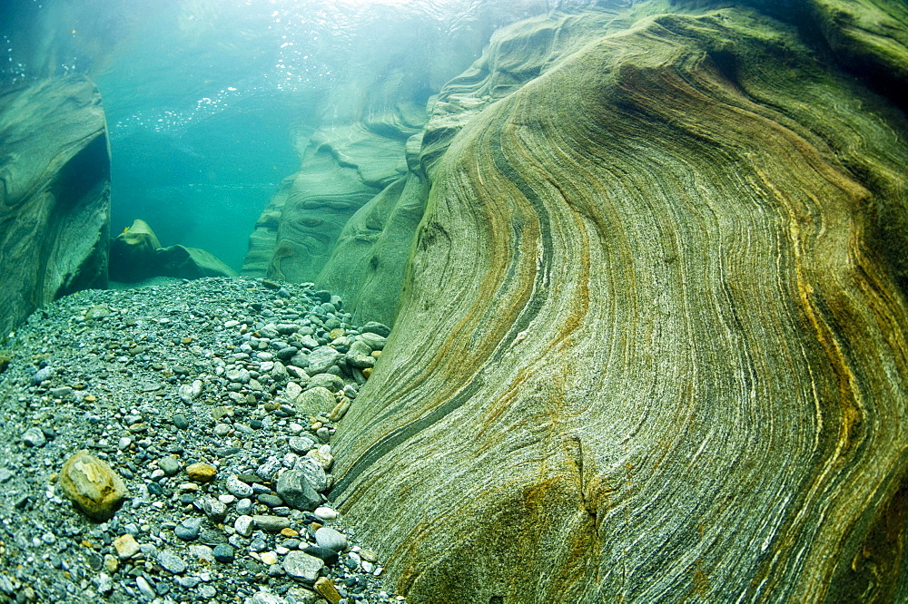 Riverbed of the Verzasca River, Lavertezzo, Valle Verzasca valley, Canton of Ticino, Switzerland, Europe