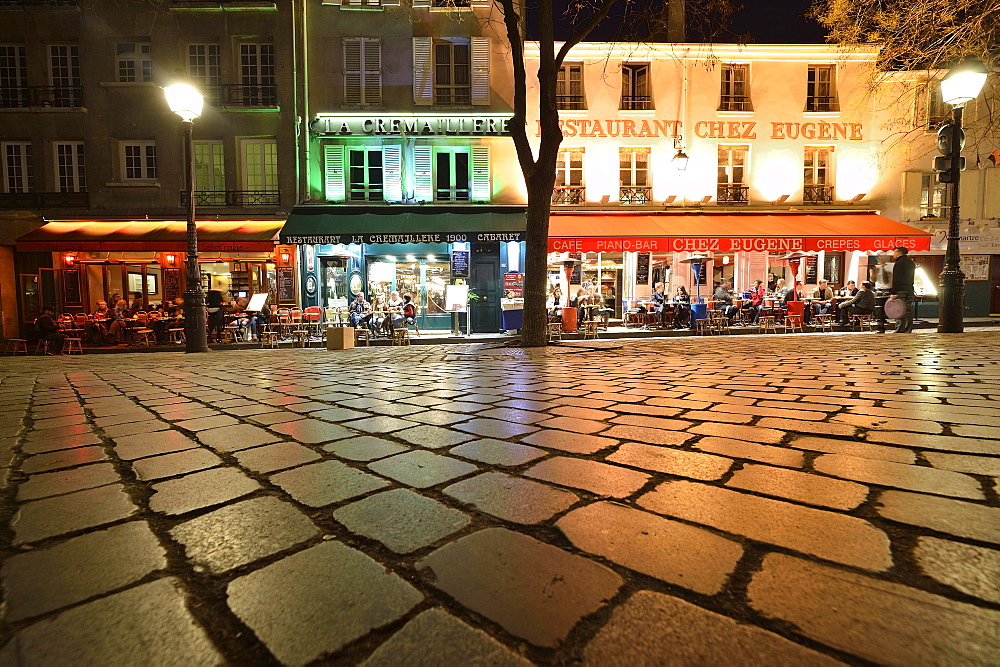 Street cafes at night, Montmartre, Paris, Ile-de-France, France, Europe