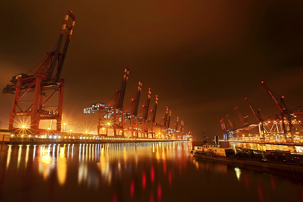 Waltershoferdamm 2 with the cranes of Container Terminal Burchardkai and EUROGATE Container Terminal, Hamburg, Germany, Europe