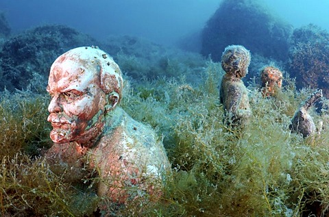 Underwater museum "Reddening leaders", Vladimir Ilyich Ulyanov, Lenin, sculpture, Cape Tarhankut, Tarhan Qut, Black sea, Crimea, Ukraine, Eastern Europe