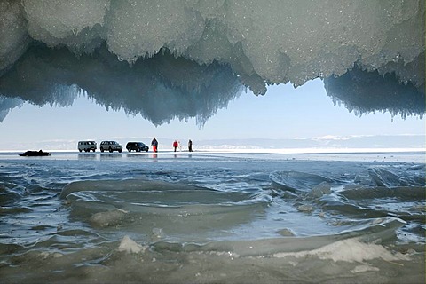 Cars and people on frozen Lake Baikal, island Olkhon, Lake Baikal, Siberia, Russia, Eurasia