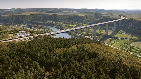 Aerial view, Moselle Viaduct, A61 motorway, Winnigen, Hunsrueck mountain range, Moselle River, Eifel mountain range, Rhineland-Palatinate, Germany, Europe