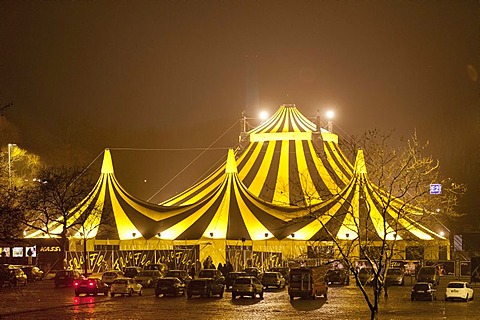 FlicFlac circus tent, FlicFlac Christmas Circus, premiere of Schrille Nacht, eilige Nacht, Westfalia Hall, Dortmund, North Rhine-Westphalia, Germany, Europe