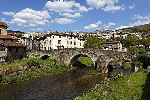 Moutier bridge over the Durolle river, Thiers, Puy de Dome, France, Auvergne, Europe