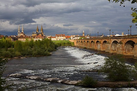 Pont Regemortes, Regemortes bridge, Moulins, Allier, Auvergne, France, Europe