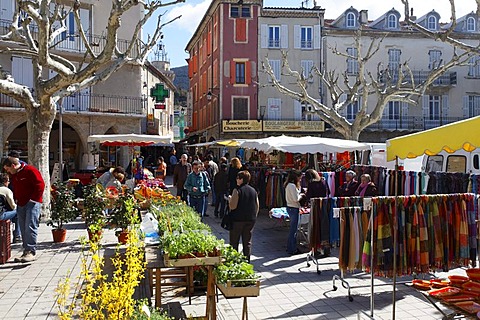 Market in Nyons, Departement Drome, France, Europe