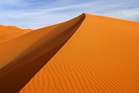 Patterns of sand and shadow on the sand dunes of Erg Chebbi in evening light, at the western edge of the Sahara desert, Meknes-Tafilalet, Morocco, Africa