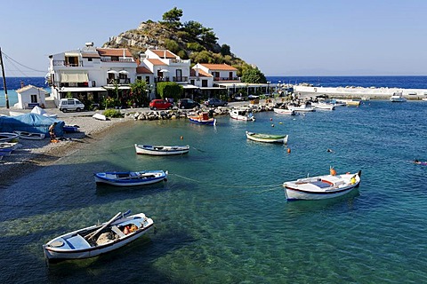 Boats off Kokkari, Samos island, southern Sporades, Aegean sea, Greece, Europe