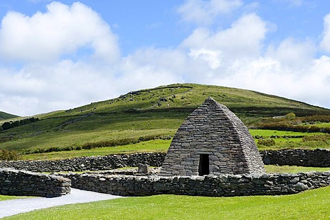 Gallarus Oratory, stone church, 6th to 8th Century, Dingle Penisula, County Kerry, Ireland, Europe