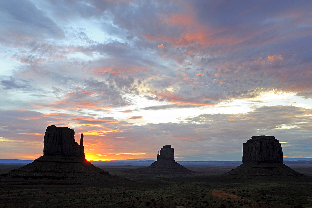 The Mitten Buttes at sunrise, Monument Valley, Arizona, USA