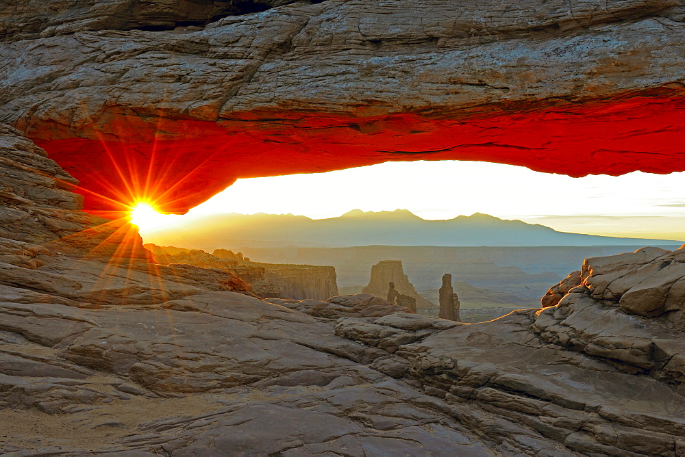 Mesa Arch at sunrise, Canyonlands National Park, Utah, USA