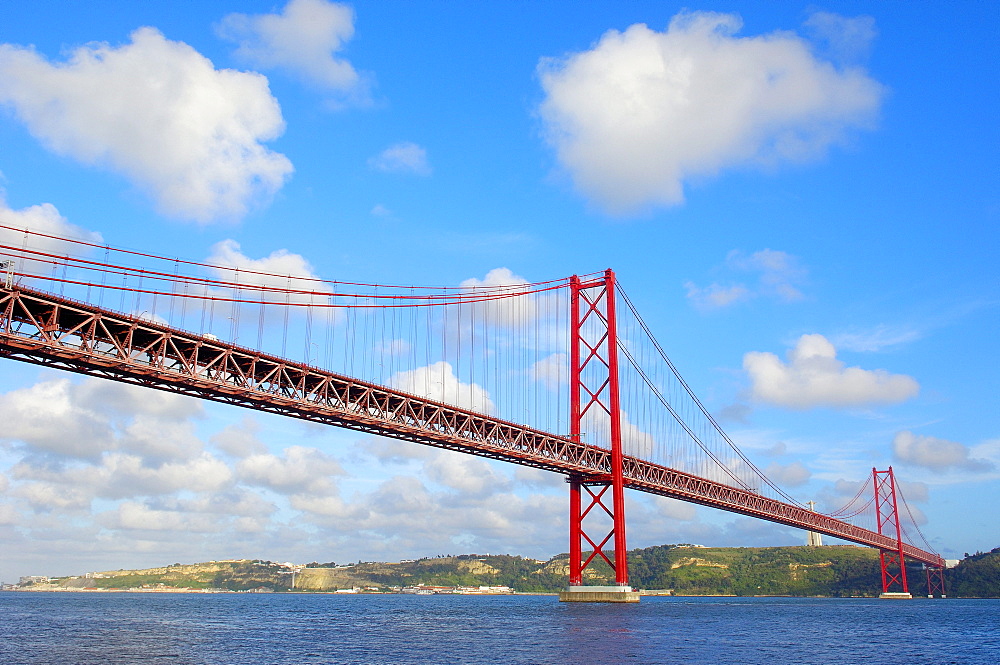 Ponte 25 de Abril, 25th of April Bridge, Tagus or Tejo River, Lisboa, Lisbon, Portugal, Europe