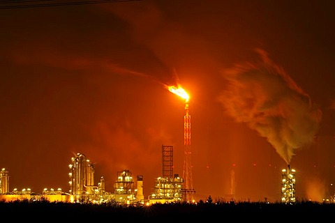 A chemical plant in Leipzig at night, Saxony, Germany, Europe