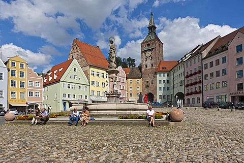 Hauptplatz square, Marienbrunnen fountain and Schmalzturm tower, Landsberg am Lech, Bavaria, Germany, Europe