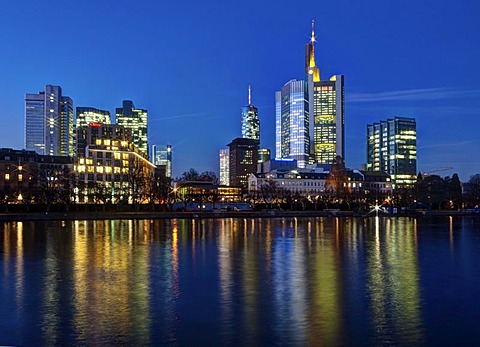 View of the skyline of Frankfurt at night, Commerzbank, Hessische Landesbank, Deutsche Bank, European Central Bank, Sparkasse, DZ Bank, Frankfurt am Main, Hesse, Germany, Europe, PublicGround