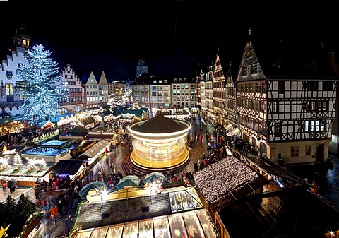 Christmas market on Roemer square, Frankfurt am Main, Hesse, Germany, Europe