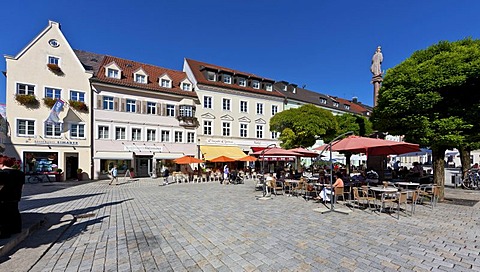 Marienplatz square with outdoor restaurants, Weilheim, Upper Bavaria, Bavaria, Germany, Europe, PublicGround