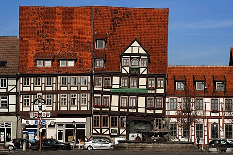 Old half-timbered houses, Hotel Zur Goldenen Sonne, left, 1671, Steinweg, Quedlinburg, Saxony-Anhalt, Germany, Europe