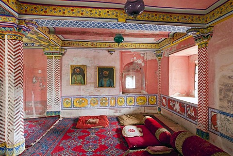 Historic audience hall, Juna Mahal, Old Palace of Dungarpur, Rajasthan, India, Asia