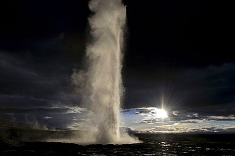 Strokkur geyser, Haukadalur, Geysir, Iceland, Europe