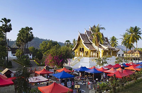 Night market at the Royal Palace, Luang Prabang, Laos, Indochina, Asia