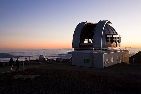 Mauna Kea Observatory on the summit of the Mauna Kea Volcano, 4205m, the United Kingdom Infrared Telescope, Mauna Kea, Hawai'i, USA