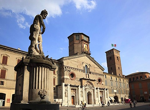 Statue of Crostolo, Piazza Prampolini, Cathedral of Reggio Emilia, Emilia Romagna, Italy, Europe